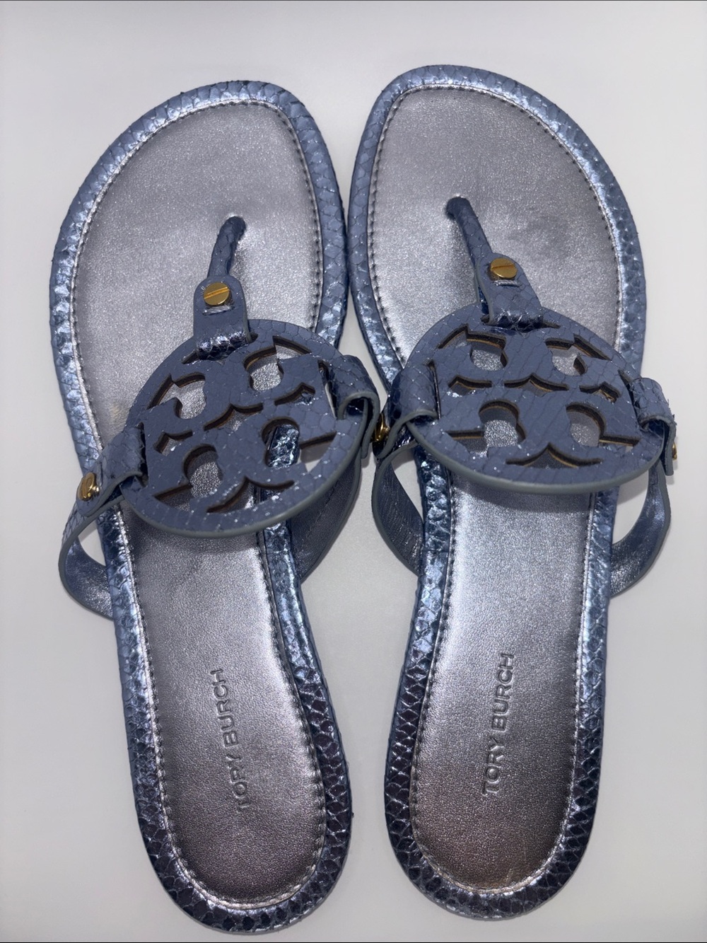 Tory Burch Metallic Navy Blue Logo Thong Sandals - Picture 9 of 11